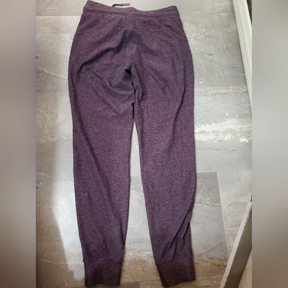 Lululemon Ready To Rulu Pant. 28" Inseam. Heathered Arctic Plum. Size 6. - Picture 14 of 14